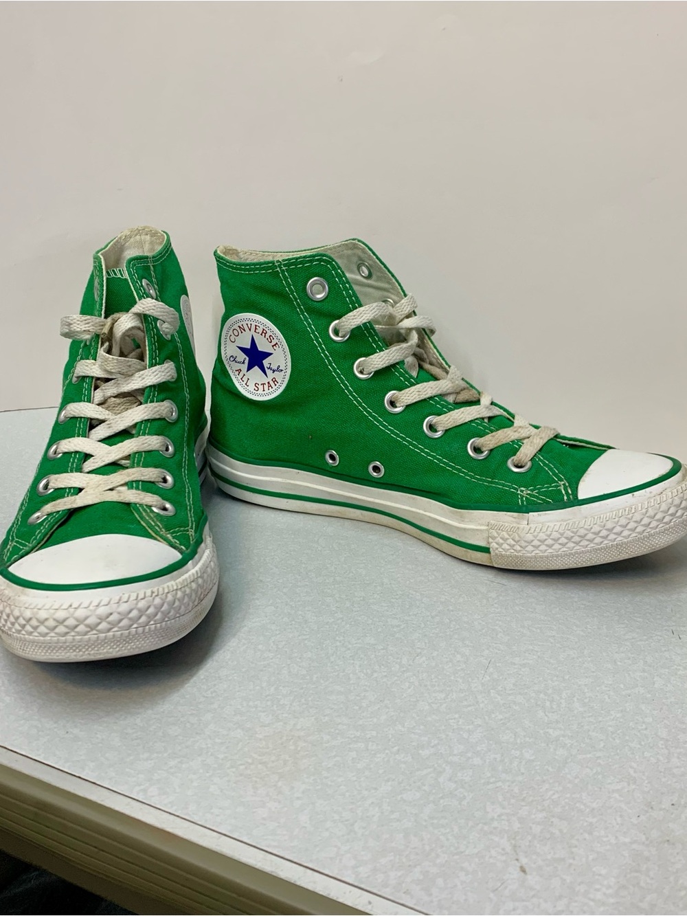 Kelly Green Converse Chuck Taylor High Tops Men's 6 / Women's 8
